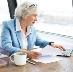 Warum Menschen im Alter arbeiten